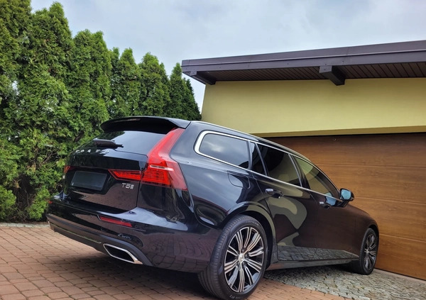 Volvo V60 cena 93600 przebieg: 184000, rok produkcji 2019 z Opoczno małe 352